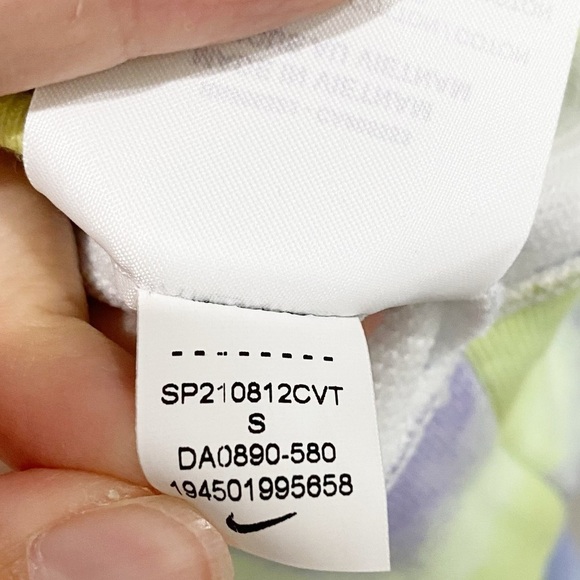 NIKE Dri-FIT Get Fit Women's Tie-dye Pullover Training Hoodie Size Small - Picture 9 of 10